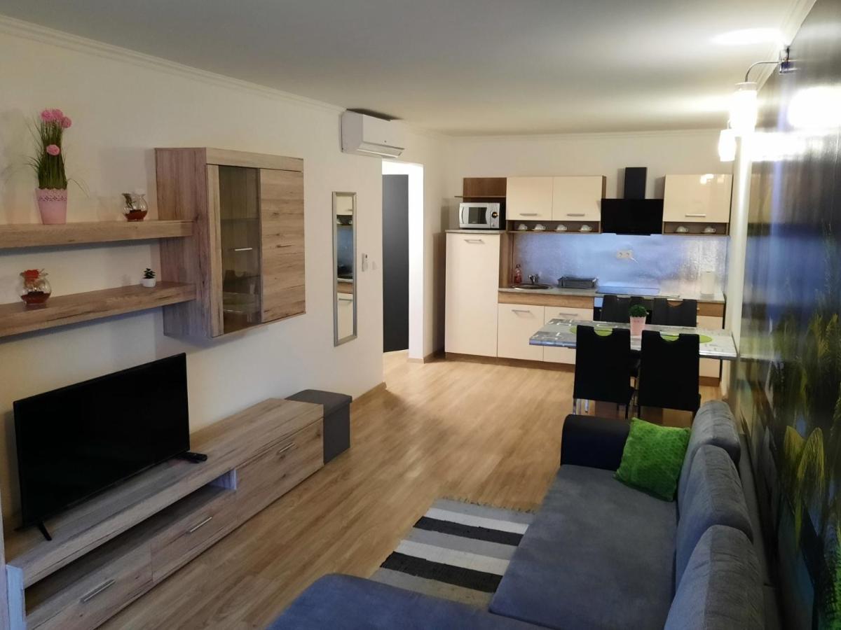 Vandus Apartman Siófok Eksteriør billede